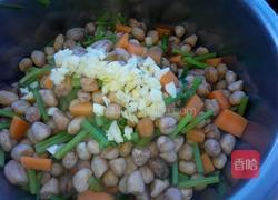 芹菜拌花生米的做法图解5