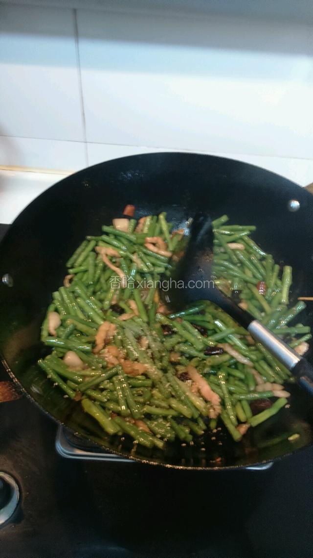 出锅前加盐和鸡精
