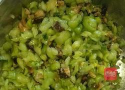 猪肉青菜香菇饺的做法图解6