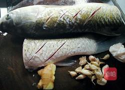 青蒸草鱼的做法图解1