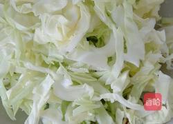 包菜炒粉丝的做法图解1