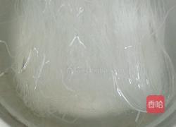 包菜炒粉丝的做法图解2