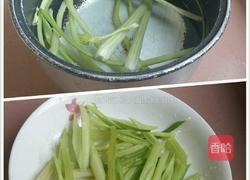 芹菜炒鸡蛋的做法图解2