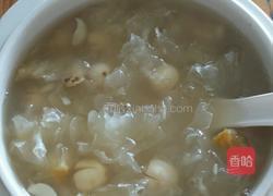 莲子百合银耳糖水的做法图解3
