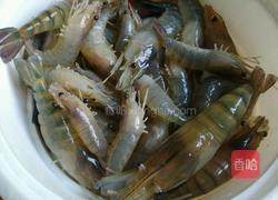蚝油闷虾的做法图解1