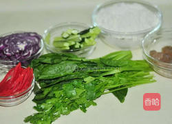 鲜虾仁菠菜卷的做法图解1