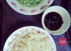 豆炒糖醋藕丝的做法图解1