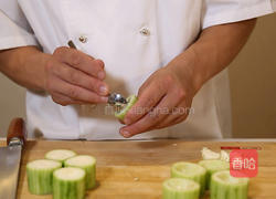 丝瓜酿水蛋的做法图解1