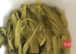 酸菜粉肠汤的做法图解3