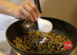 酸豆角炒鸡胗的做法图解8