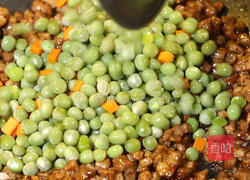 鲜豌豆牛肉粒的做法图解7