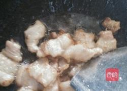 爆炒草菇三层肉的做法图解4