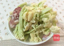 肉片炒菜花的做法图解1