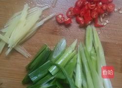 河鱼炒萝卜的做法图解3