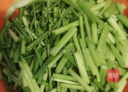 毛芹炒肉的做法图解1