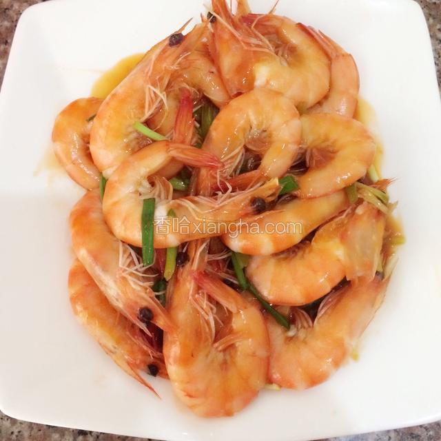 撒葱尾出锅即可食用。