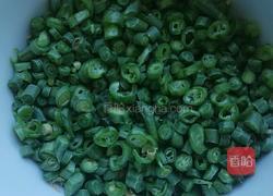 豆角疙瘩汤的做法图解1