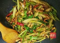 西芹炒肉的做法图解7