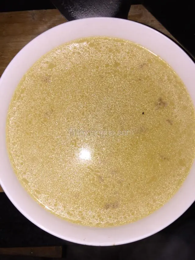 烧出来的汤别倒掉，留着烧鸡。