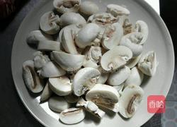蘑菇滑肉的做法图解1