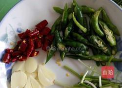 扁豆炒肉的做法图解2