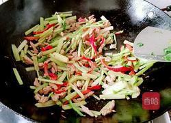 芹菜红椒炒肉丝的做法图解6