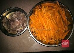 萝卜丝炒肉片的做法图解1