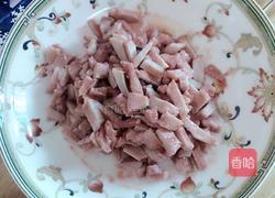 香菇茄子炒肉丁的做法图解2