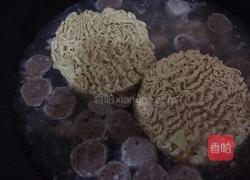 鱿鱼排骨汤面的做法图解6