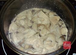 红烧牛肉芋头的做法图解3