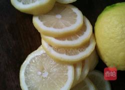 蜂蜜腌柠檬的做法图解1