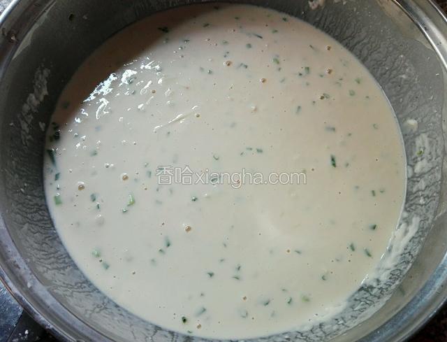 加入适量水调成浆糊