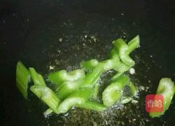 手拍黄瓜炒肉片的做法图解4