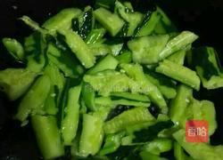手拍黄瓜炒肉片的做法图解5
