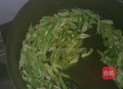 椒香豆角丝的做法图解3