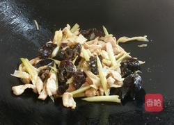 芹菜黑木耳腐竹肉片的做法图解12