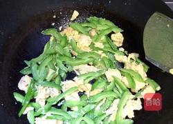 苦瓜炒鸡蛋的做法图解7