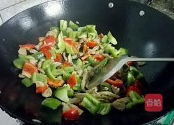 甜椒炒瘦肉的做法图解3