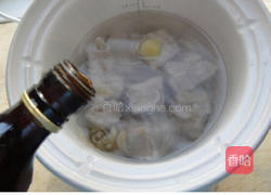 腊骨萝卜汤的做法图解6