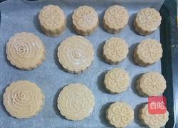 白莲蓉蛋黄广式月饼的做法图解12