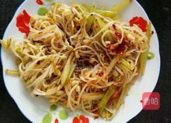凉拌西芹绿豆芽的做法图解6