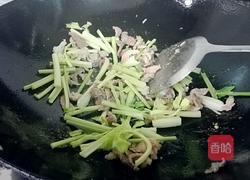 芹菜瘦肉炒丝瓜的做法图解4