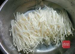 番茄金针菇汤的做法图解1