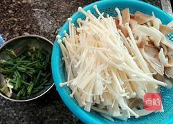 菌菇豆腐瘦肉汤的做法图解3