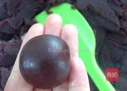 广式豆沙蛋黄月饼的做法图解4