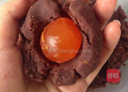 广式豆沙蛋黄月饼的做法图解9