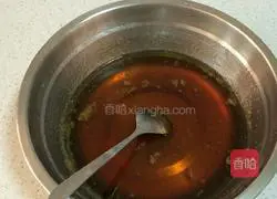 Illustration of making five-nut mooncakes 5