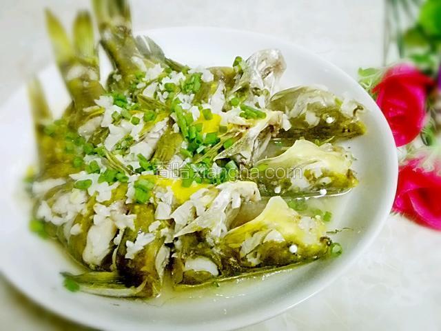 蒜蓉蒸黄骨鱼