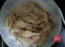 香莴笋炒肉片的做法图解1
