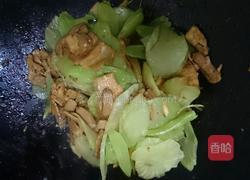 香莴笋炒肉片的做法图解6